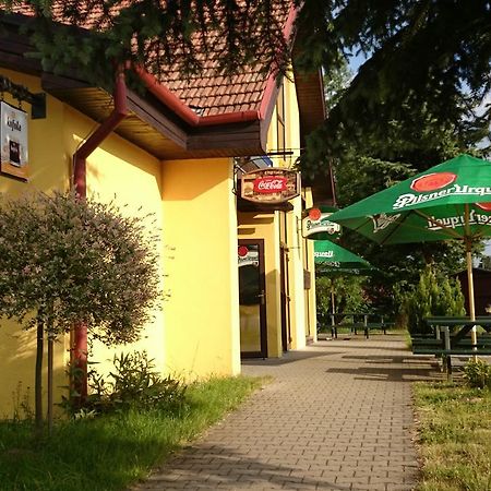 Restaurace Penzion Rafael Dlouhá Brtnice Exterior foto