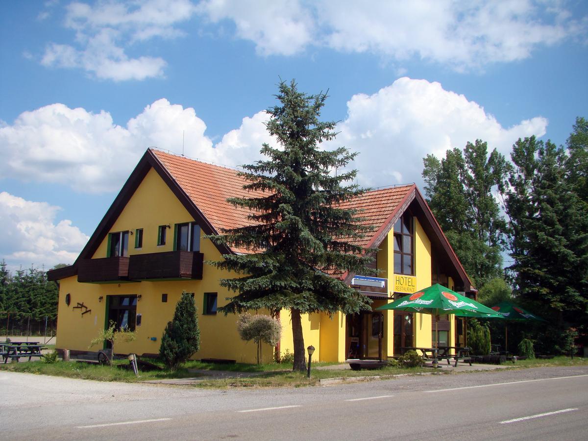 Restaurace Penzion Rafael Dlouhá Brtnice Zimmer foto